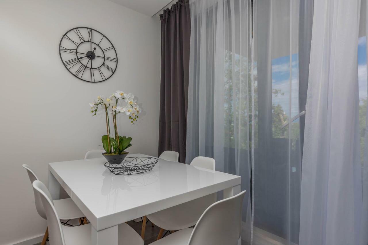 Apartments Ines Selce Eksteriør bilde