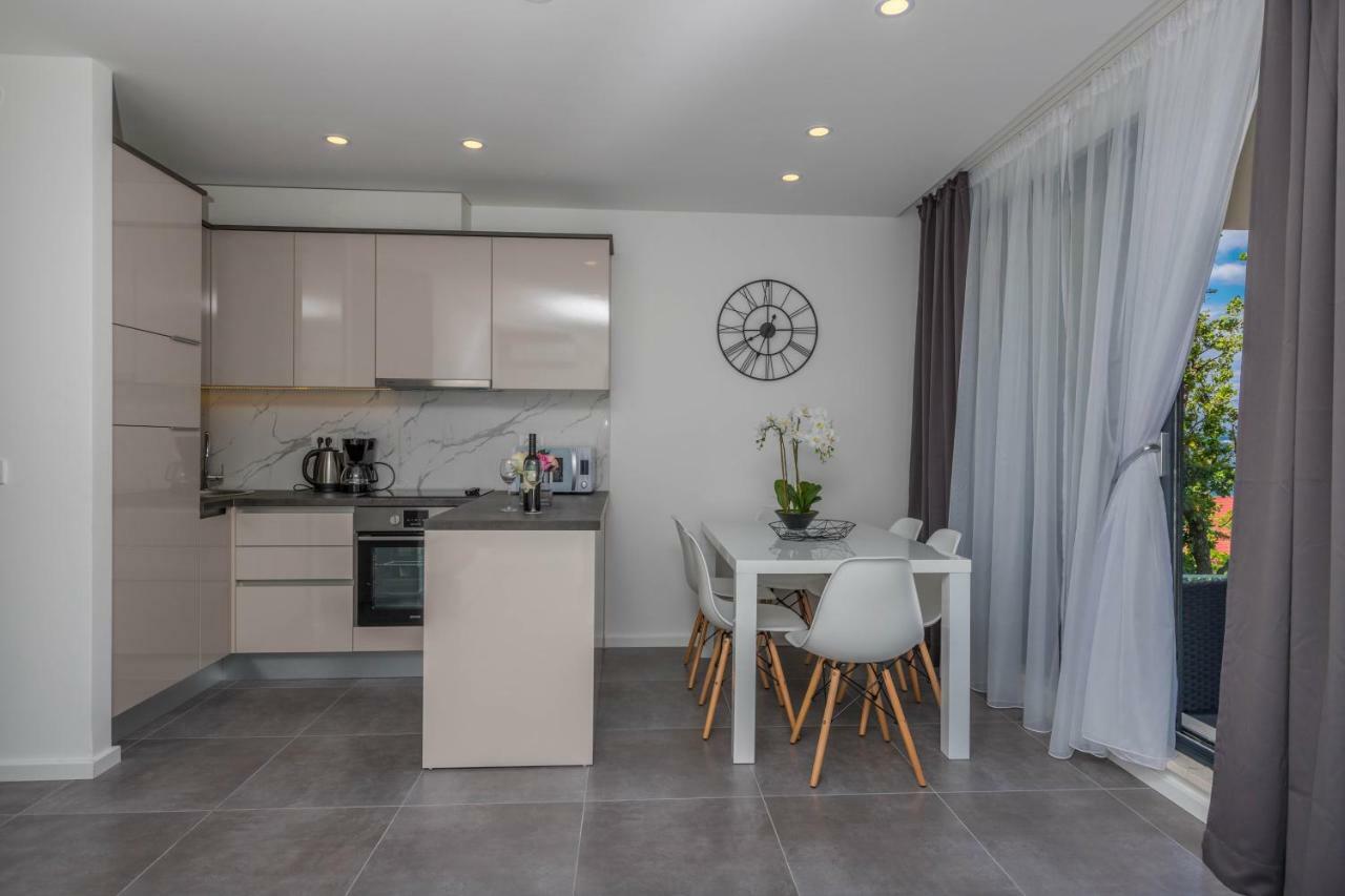 Apartments Ines Selce Eksteriør bilde